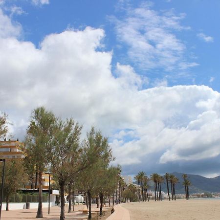 Beautiful Apartment In Front Of Beach, Pool, View 로지즈 외부 사진