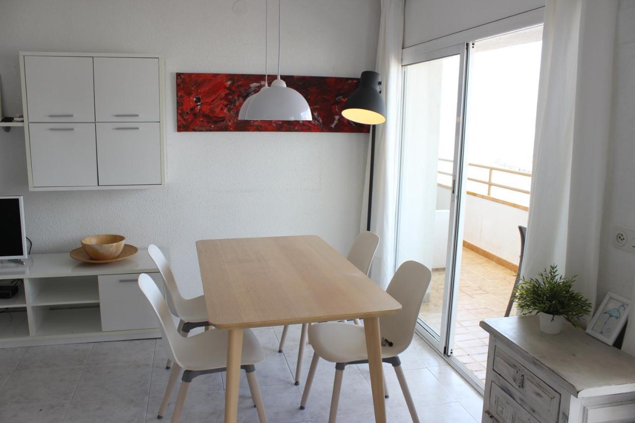 Beautiful Apartment In Front Of Beach, Pool, View 로지즈 외부 사진
