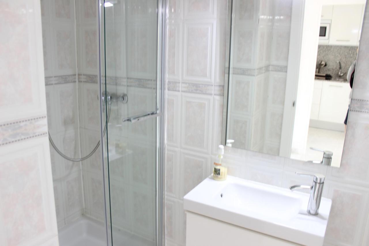 Beautiful Apartment In Front Of Beach, Pool, View 로지즈 외부 사진