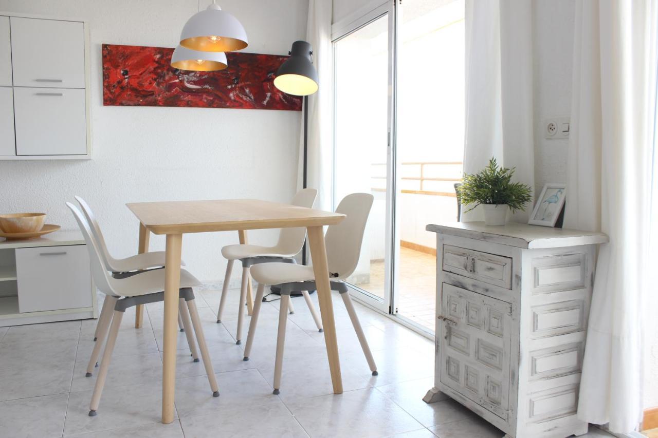 Beautiful Apartment In Front Of Beach, Pool, View 로지즈 외부 사진
