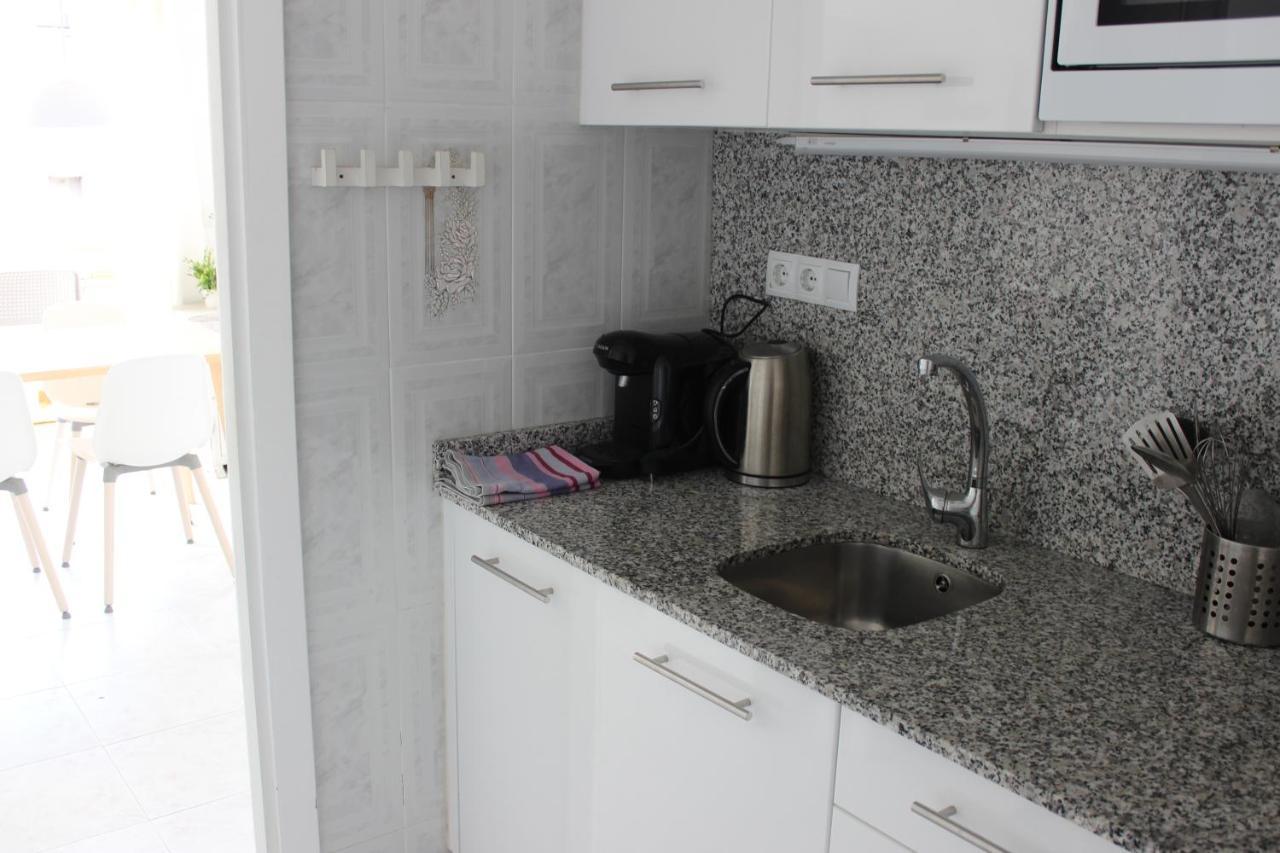 Beautiful Apartment In Front Of Beach, Pool, View 로지즈 외부 사진