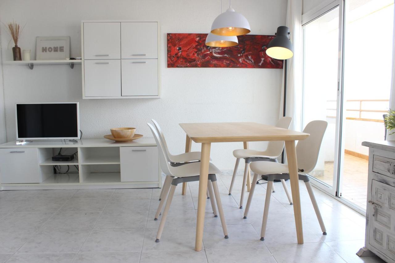 Beautiful Apartment In Front Of Beach, Pool, View 로지즈 외부 사진
