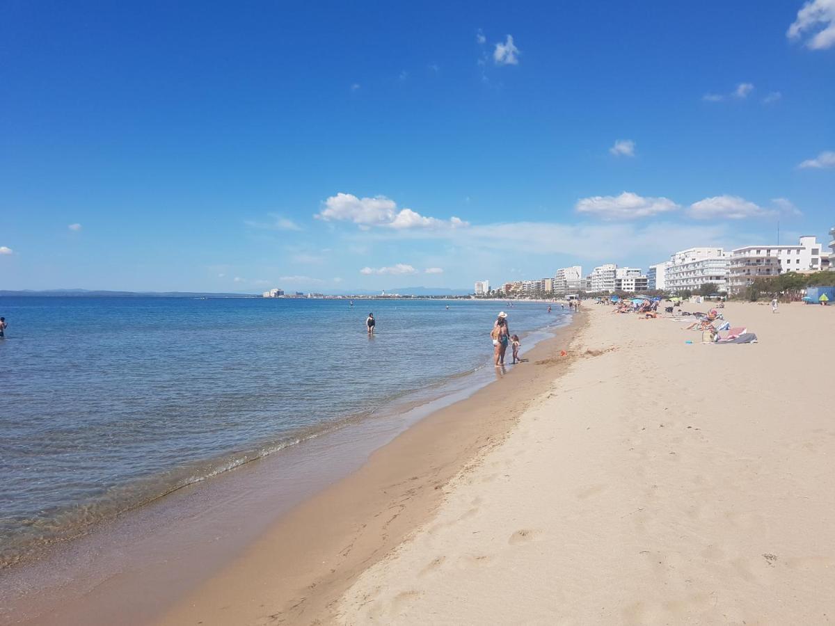 Beautiful Apartment In Front Of Beach, Pool, View 로지즈 외부 사진