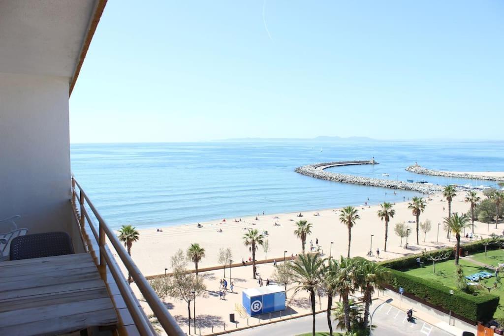Beautiful Apartment In Front Of Beach, Pool, View 로지즈 외부 사진